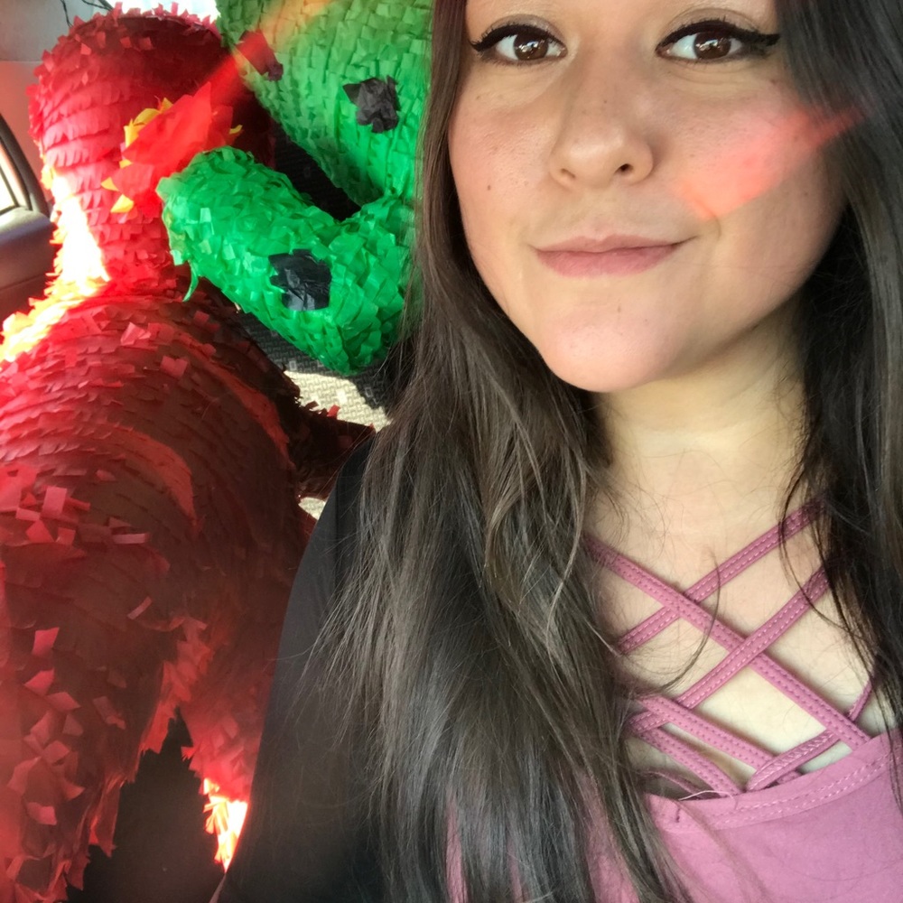 Meet your Posher, Valeria